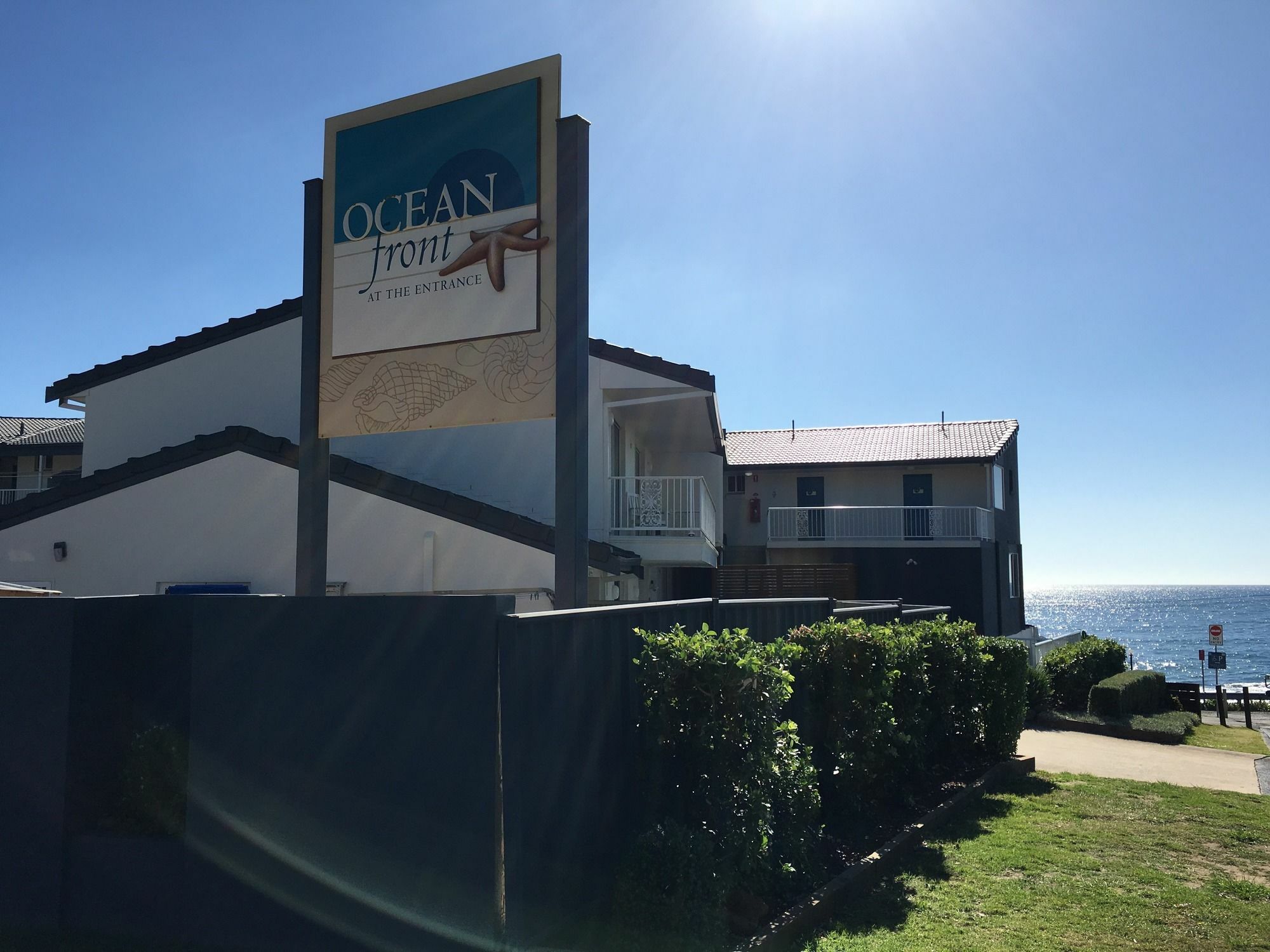 Ocean Front Motel Entrance Exterior foto